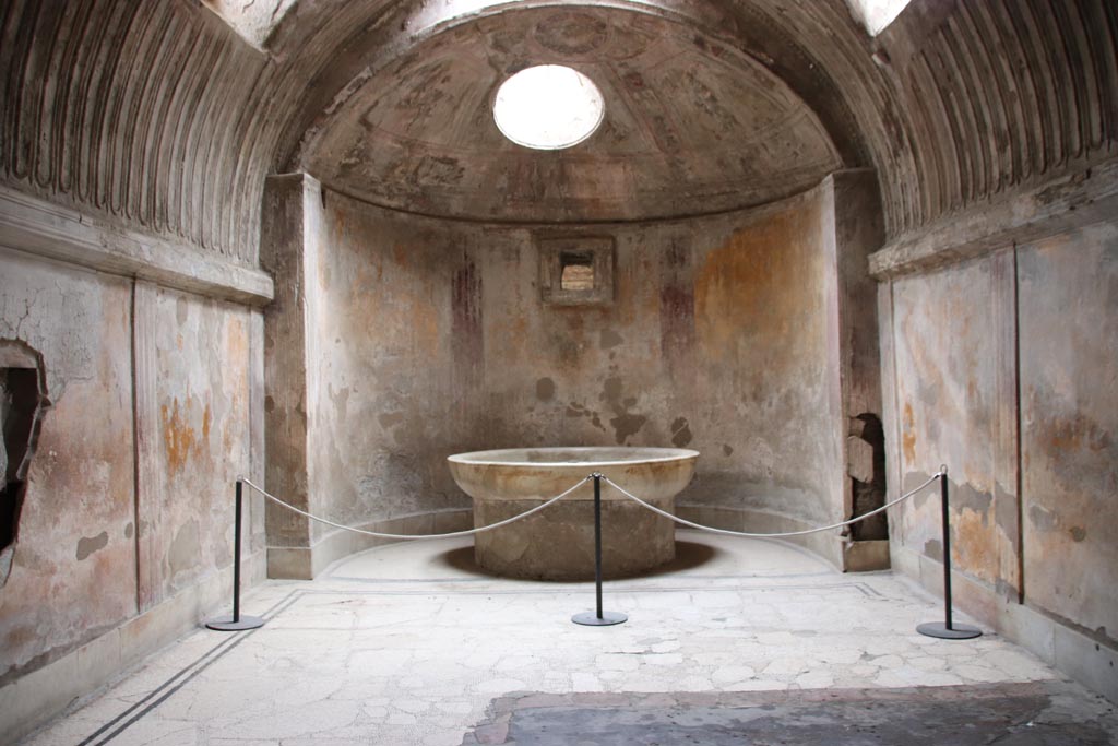 Vii Pompeii May Caldarium Looking South Towards Large